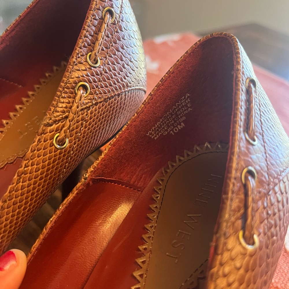 VTG Nine West Brown Tan Textured Pointed-Toe Tassel Heels - Picture 3 of 6